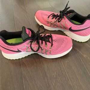 Women’s Pink Nike Running Shoes Size 10